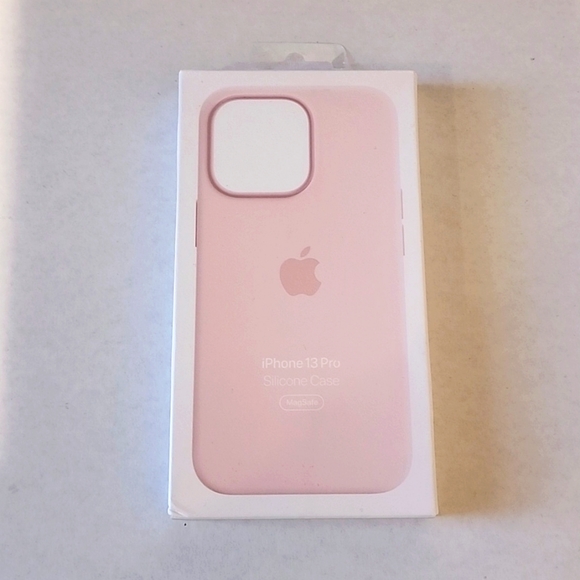 Apple Other - Apple Silicone Case with MagSafe for iPhone 13 Pro - Chalk Pink